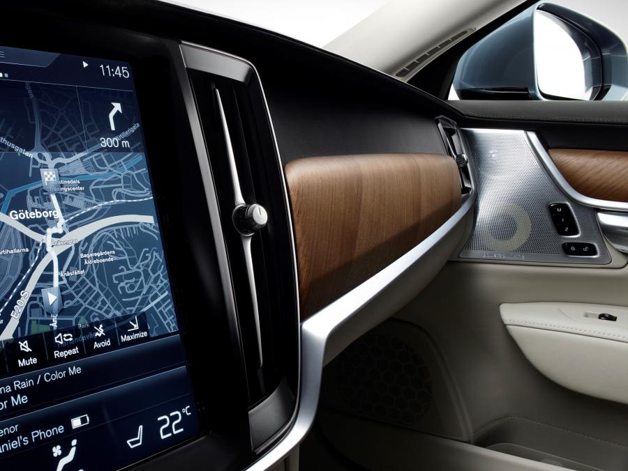Детали интерьера Volvo S90 T6 Inscription 2016 года  (фото 35 из 84)